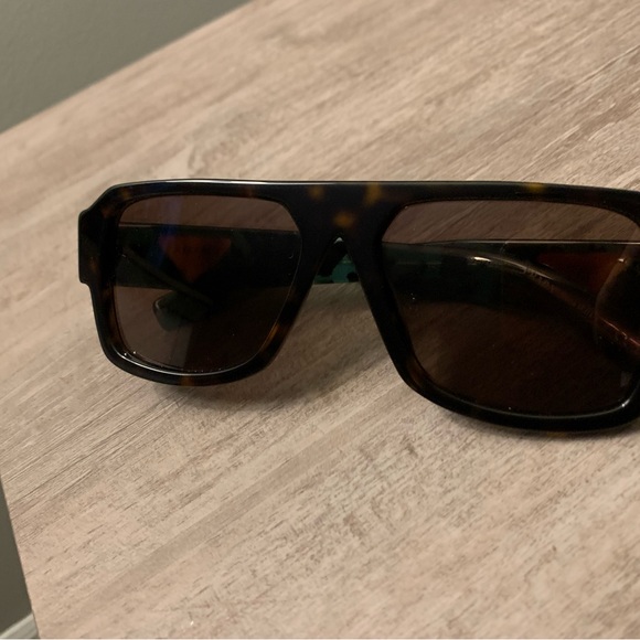 Prada sunglasses - Picture 3 of 4